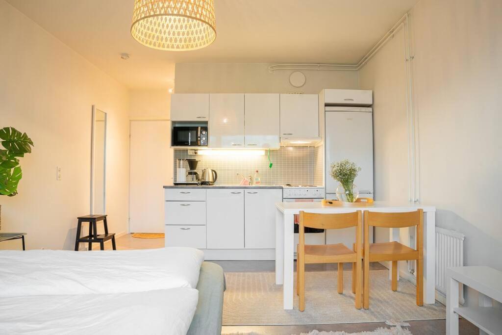 Arctic Downtown Dream: Cozy City Studio Рованіемі Екстер'єр фото