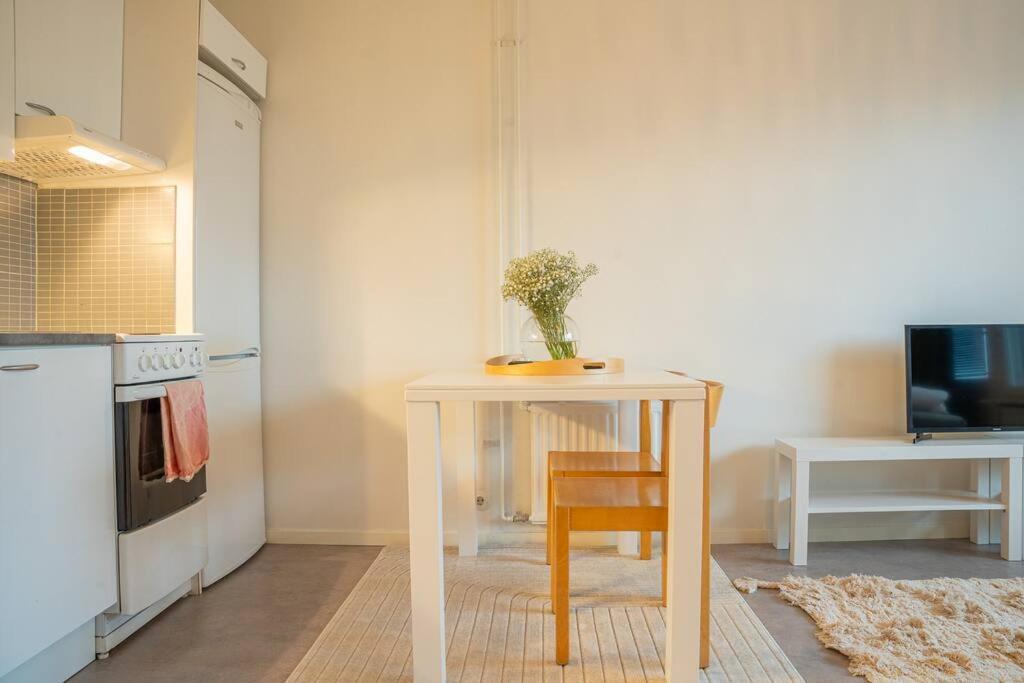 Arctic Downtown Dream: Cozy City Studio Рованіемі Екстер'єр фото